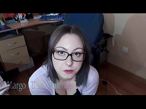 ❤️ Pudici puella cum Vitra sugit Dildo penitus in Camera Porno apud nos